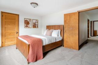 Preserved 1907 Classic 2BR - 92 WalkScore - 7