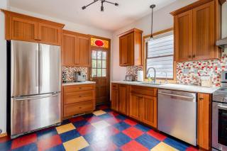 Preserved 1907 Classic 2BR - 92 WalkScore - 8