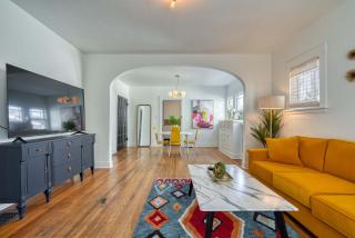 Stay Portland - Golden Age of Hollywood Apartment - 92 WalkScore - 9