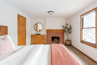 Stay Portland - 4BR Preserved 1907 Classic Craftsman - 7