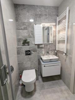 Sunny Comfort Apartment in Tbilisi Center - Close to Everything - 2