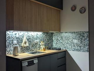 Sunny Comfort Apartment in Tbilisi Center - Close to Everything - 1