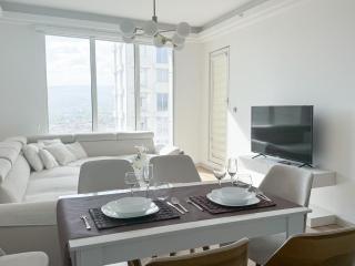 A Cloud Above the Clouds - 1BR - Gym, Spa, Parking - 1