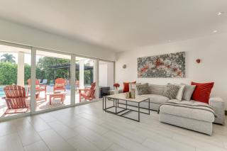 Relax in the Sun! Gem 1 Mi to Las Olas Beach - 9