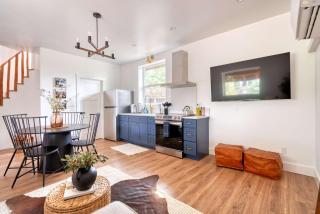 Mt Hood Log Cabin! Fresh Remodel with Airstream 2 - 7