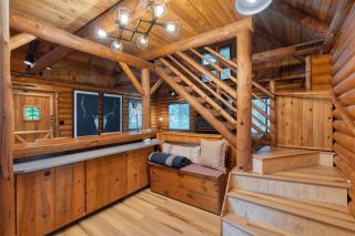 Mt Hood Log Cabin! Fresh Remodel with Airstream 1 - 1
