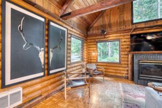 Mt Hood Log Cabin! Fresh Remodel with Airstream 1 - 1