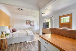 Forest Studio Retreat - Near Multnomah Village - 1