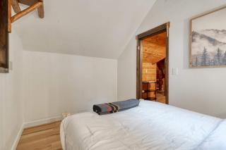 Basecamp Compound - Hot Tubs & Highland Cows - 1