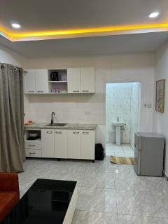 Luxurious Studio Apartment - 9