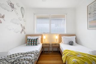 Relaxed Bayside Stay with Outdoor Space - 5