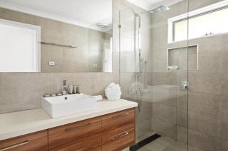 Relaxed Bayside Stay with Outdoor Space - 3