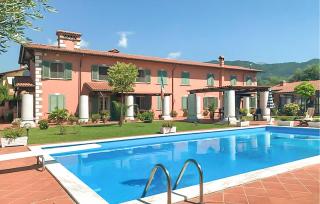 2 Bedroom Beautiful Apartment In Querceta - 0