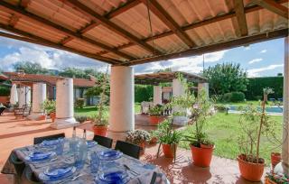 2 Bedroom Beautiful Apartment In Querceta - 9