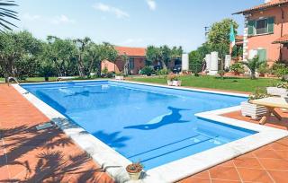 2 Bedroom Beautiful Apartment In Querceta - 4