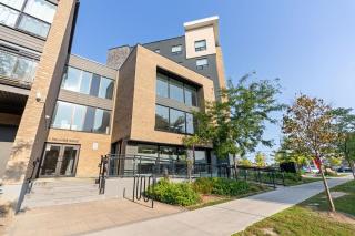 Scarborough Oasis near UofT campus, Free Parking - 6