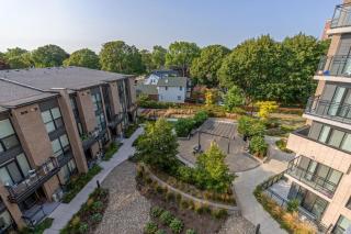 Scarborough Oasis near UofT campus, Free Parking - 2