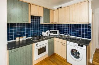 Spacious 2BDR Flat with Balcony near Golders Green - 8
