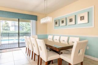 Chic 8 Bdrm Retreat with Pool & Spa in Champions Gate - 1