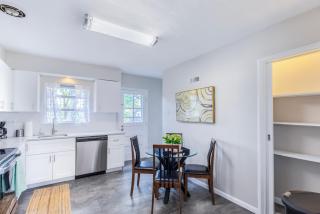 Designer 3BR Ranch Home near Clayton & Wash U - 3