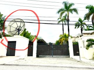 Caribbean Bliss 4-BR Villa steps form the sea - 7