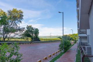 Cozy Immaculate Escape with Prime Luxury Location - 5