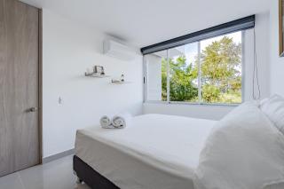 Cozy Immaculate Escape with Prime Luxury Location - 4