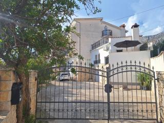 Apartments by the sea Rat, Omis - 10014 - 3