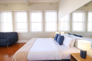 Waterviews - Hidden Gem in CBD - Sleeps 10 - 4