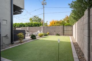 Lavish Luxuries in Old Town - 7