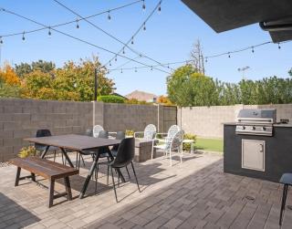 Lavish Luxuries in Old Town - 3