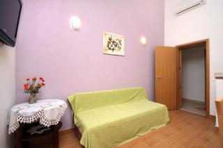 Apartments by the sea Jelsa, Hvar - 196 - 1