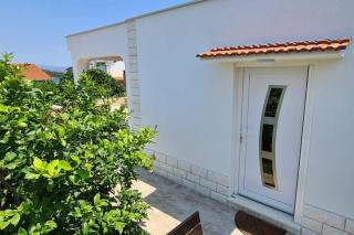 Apartments by the sea Necujam, Solta - 2089 - 0