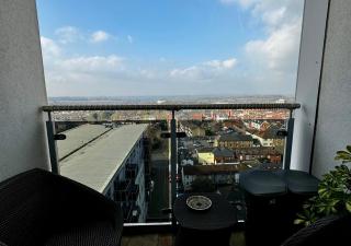 Sky-View Home in Brentwood Essex - 5