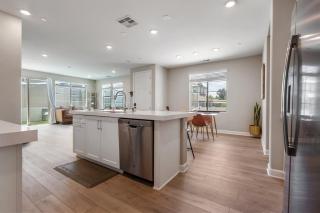 Family home with Private Gym - 0