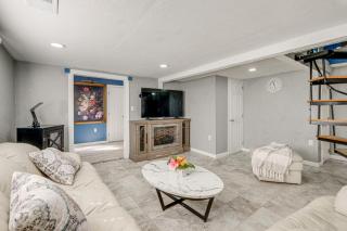 Walk to MIR Wooded Group Escape with Deck and Bar! - 5