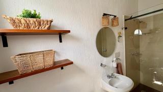 Beautiful and comfortable house overlooking the pool and garden - 4