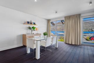 Beautiful Lakefront 3 Bedroom Marina Apartment 203 - 3