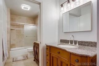 Cozy 2-bedroom in Central SD - 5