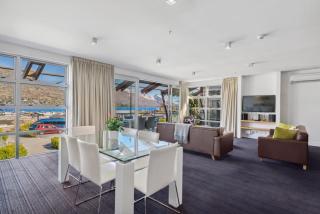 Beautiful Lakefront 2 Bedroom Marina Apartment 203 - 9