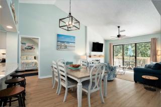 2D West Hyde Park condo - 6