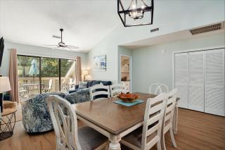 2D West Hyde Park condo - 5