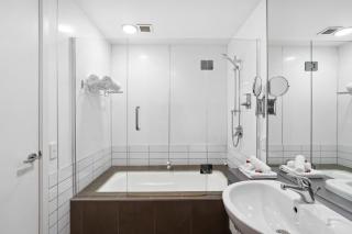 Family-Friendly 3BR Marina Views & Space - 3