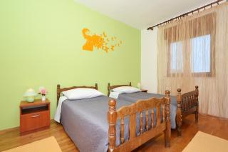 Apartments by the sea Vinisce, Trogir - 16485 - 3