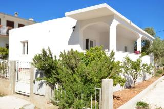 Seaside holiday house Vinisce, Trogir - 16488 - 0