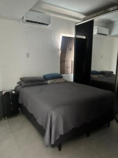 Apartamento de dois quartos em frente a sorveteria Cairu - 2