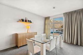 Fabulous Lakeside Marina 3 Bedroom - 2