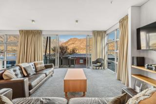 Fabulous Lakeside Marina 2 Bedroom - 5