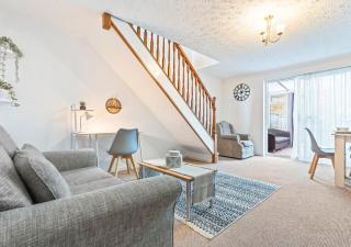 2 Bedrooms - 3 Beds - Quiet Retreat - Parking - 7