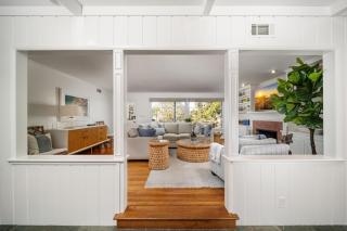 Coastal Elegance by the Shore - 5